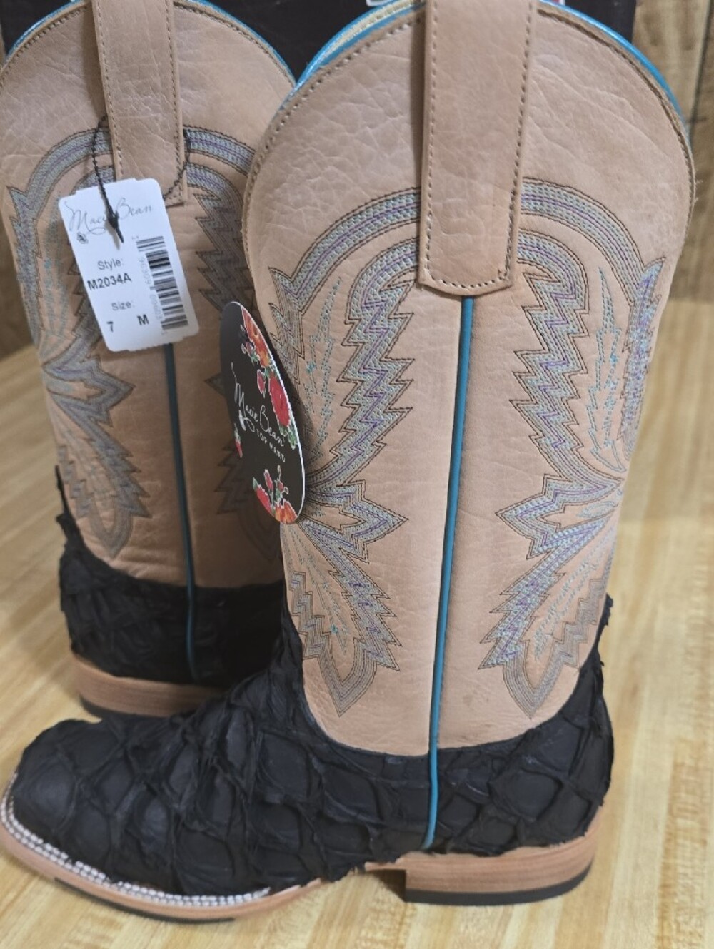 Macie Bean Black and Tan Textured Western Heeled Boots - Picture 9 of 16
